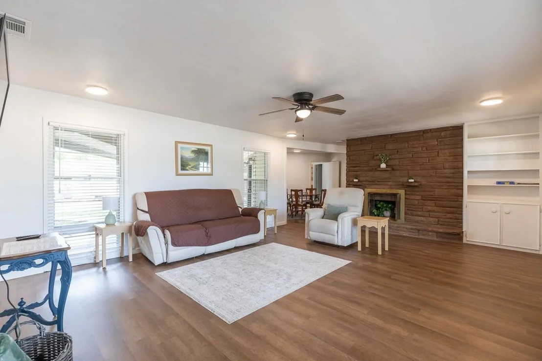 Photo of 2349 Cooke Street