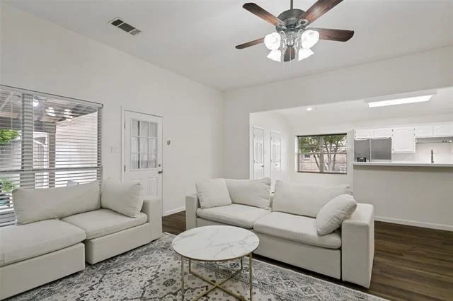 Photo of 724 Bluebonnet Drive