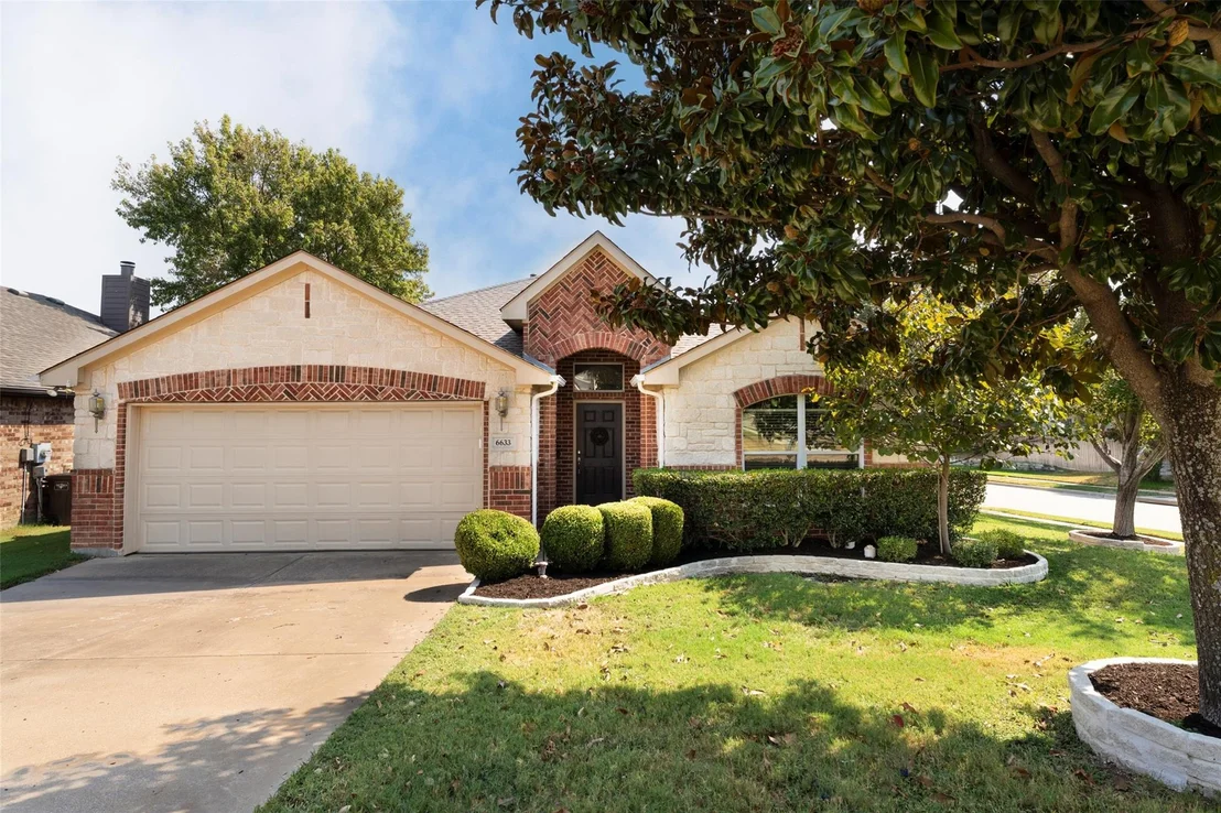 Photo of 6633 Chalk River Drive
