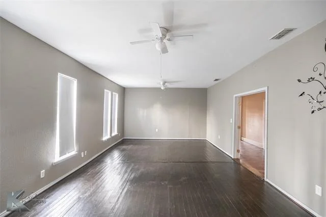 Photo of 141 W 3rd Street