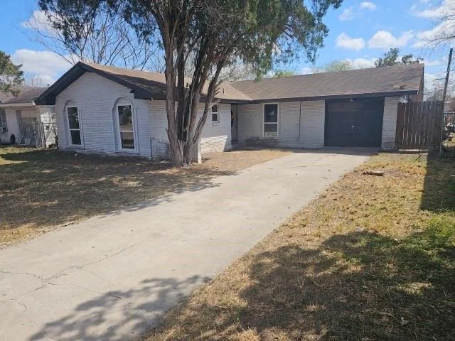 Photo of 644 W Ligustrum Boulevard