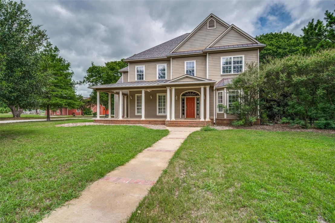 Photo of 1833 Dr Sanders Road