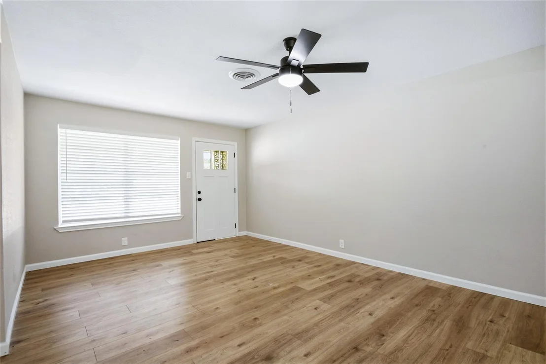 Photo of 1006 N Grant Drive