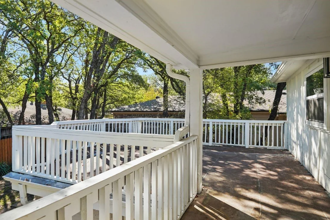 Photo of 2872 Hurstview Drive