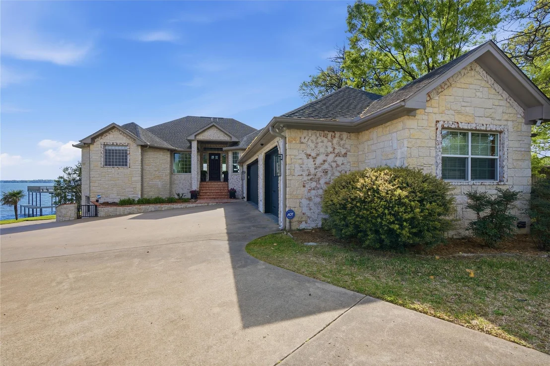 Photo of 1617 Maple Drive
