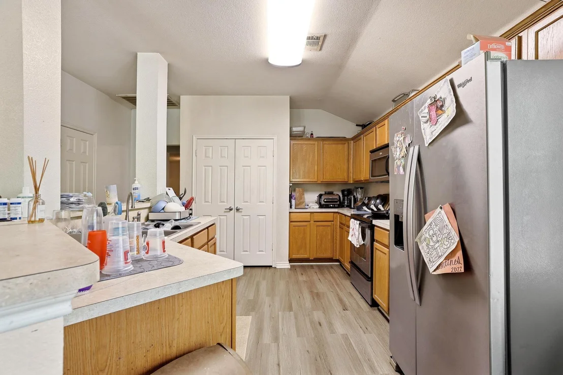 Photo of 704 Acacia Drive