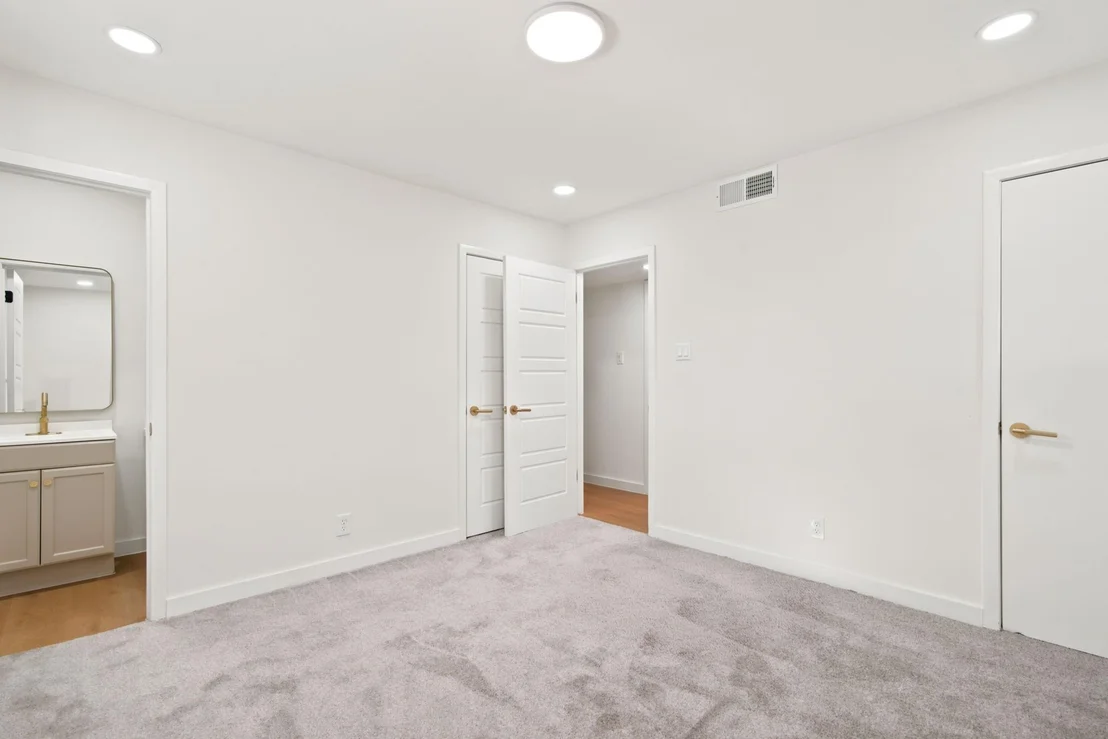 Photo of 6632 Ellis Road
