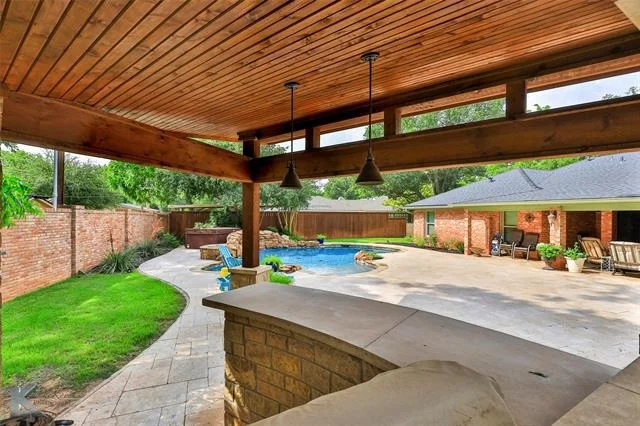 Photo of 1533 Elmwood Drive