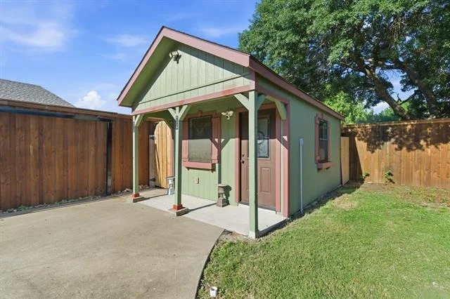 Photo of 5017 River Bluff Drive