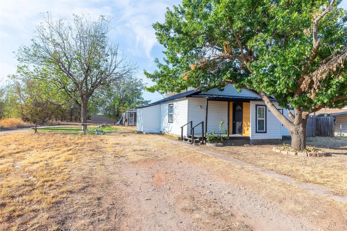 Photo of 909 Lane Avenue
