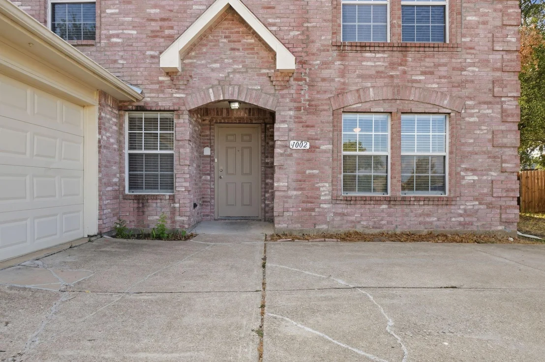 Photo of 1002 Chatham Lane