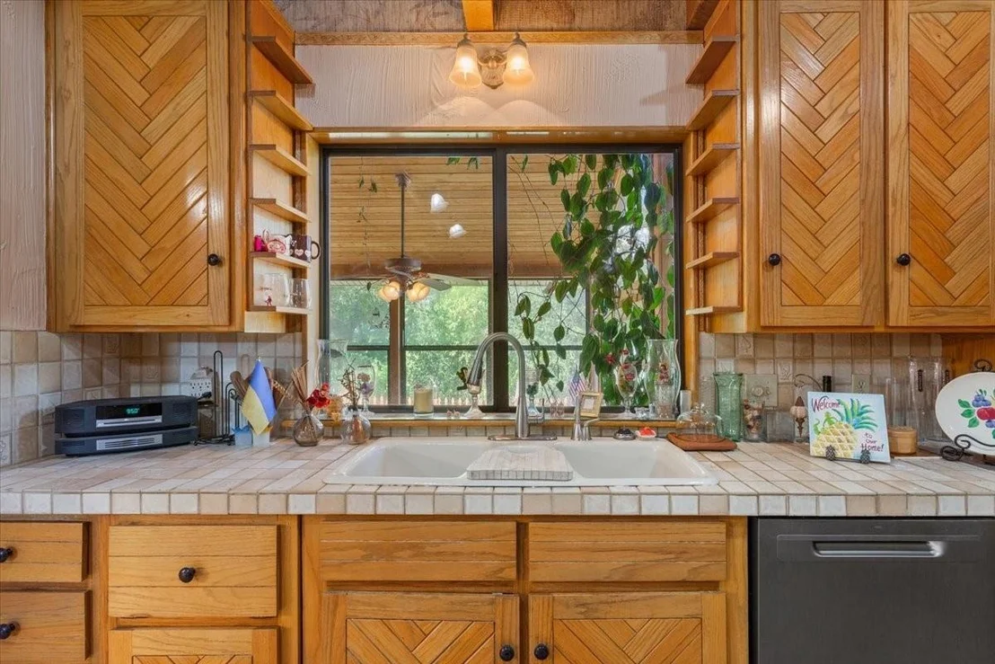 Photo of 3724 Greenleaf Drive