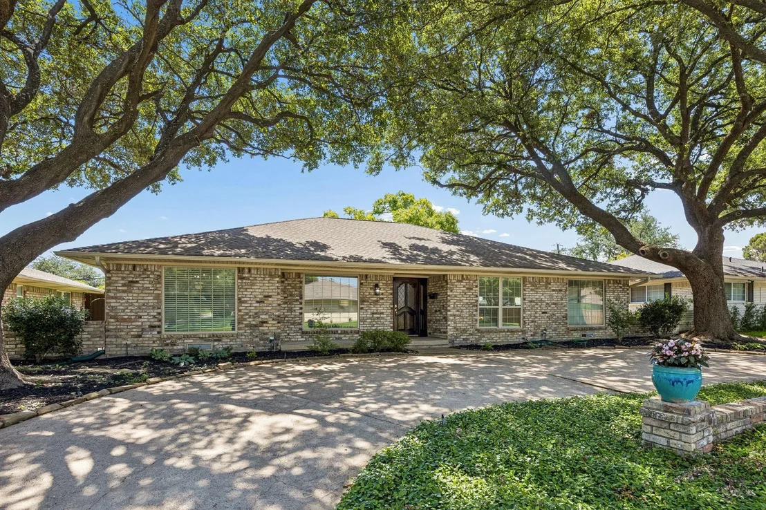 Photo of 8716 Echo Valley Drive