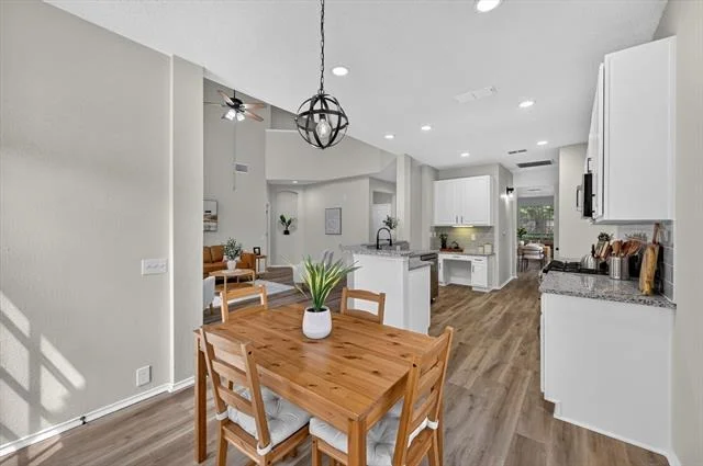 Photo of 2633 Lakeside Drive