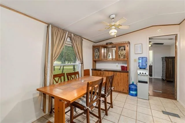 Photo of 3870 Lake Shore Drive