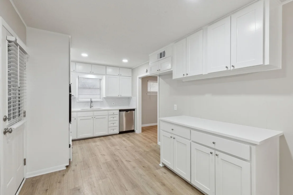 Photo of 1407 Robin Drive