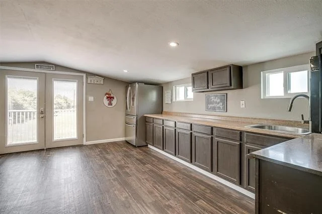 Photo of 1460 Ross Lane