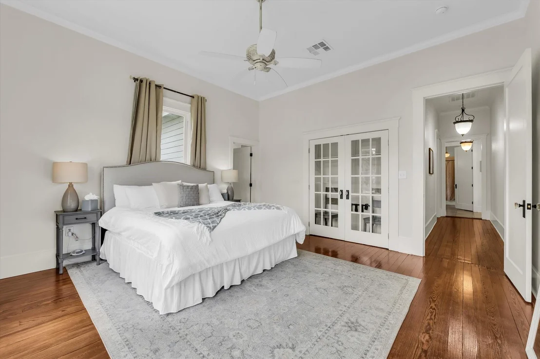 Photo of 2811 Washington Avenue