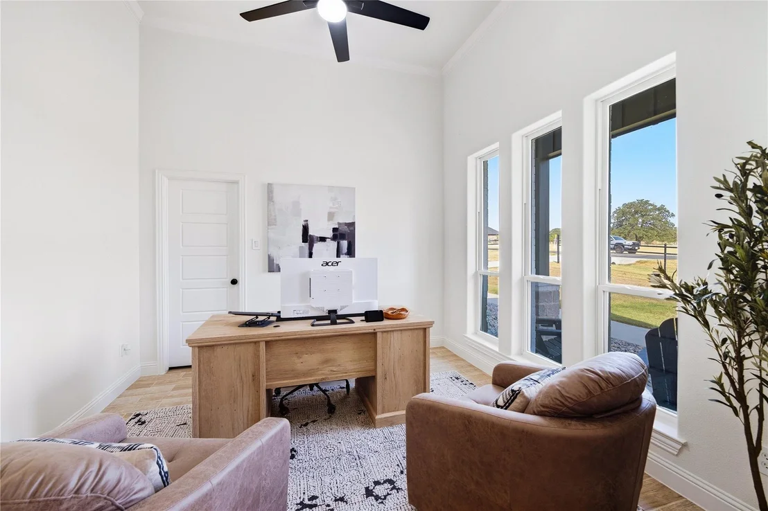 Photo of 1135 Paradise Parkway