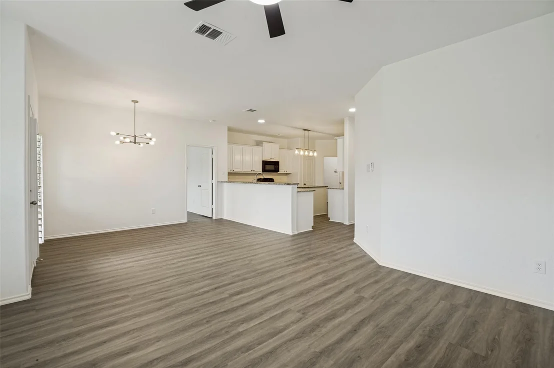 Photo of 1097 Luton Drive