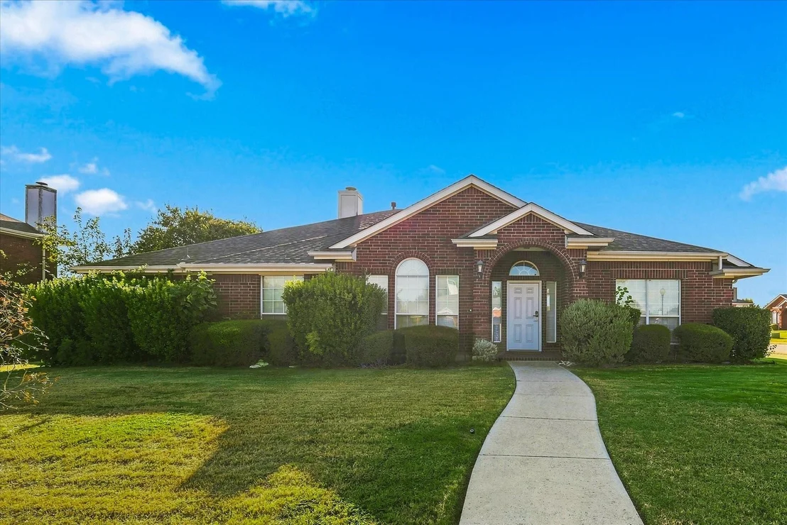 Photo of 335 Linhurst Drive