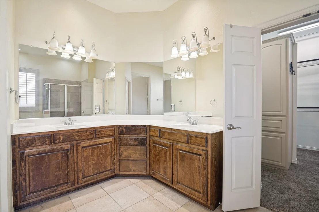 Photo of 522 Oakhurst Drive