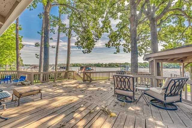 Photo of 113 Crestwood Circle