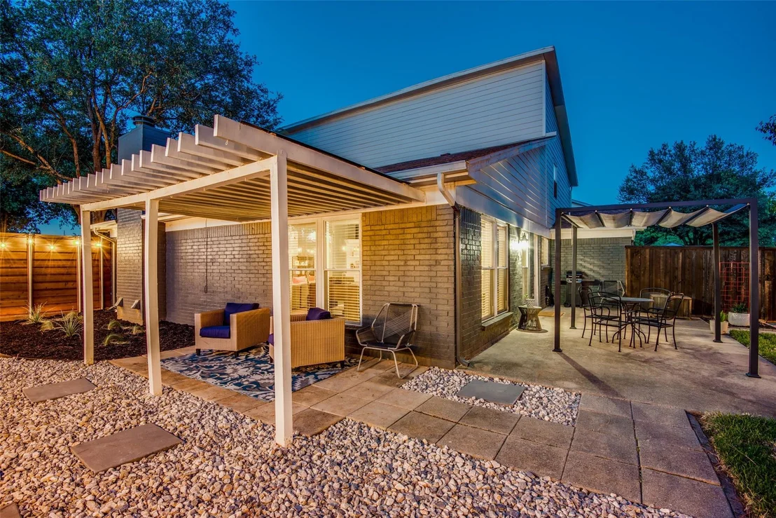 Photo of 2010 Heatherbrook Drive