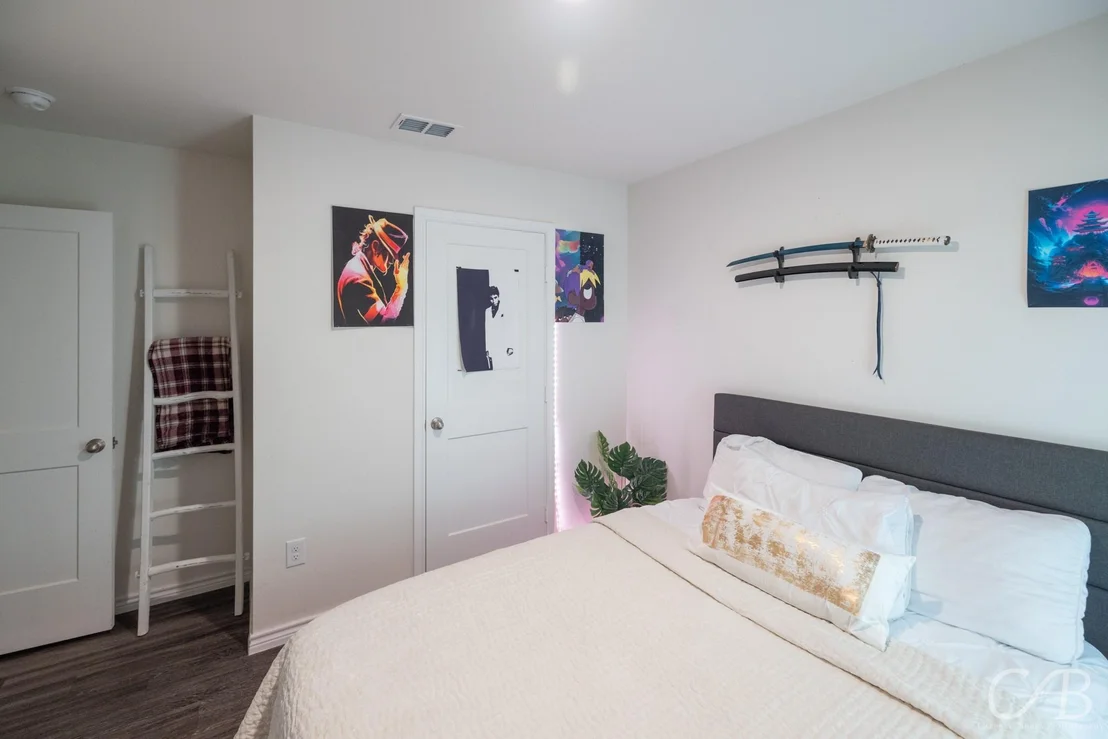 Photo of 7910 Vineyard Drive