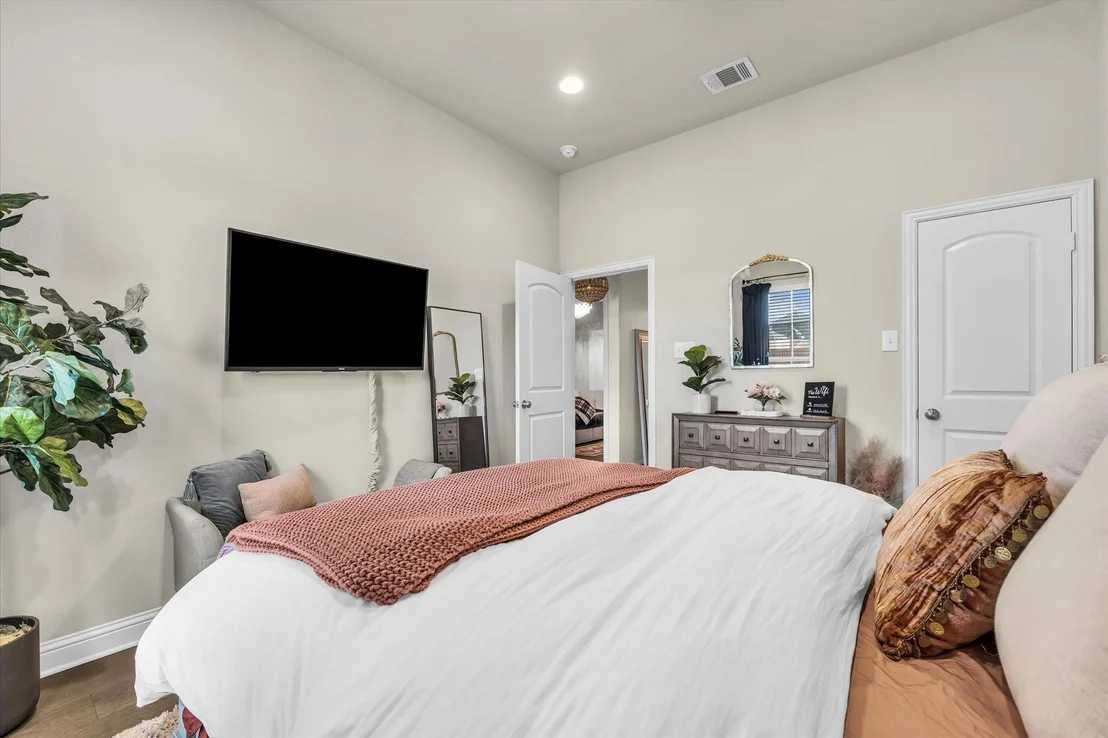 Photo of 1317 Ridgeview Drive