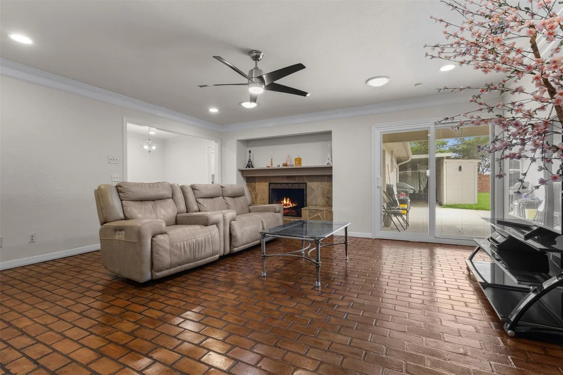 Photo of 908 Vinecrest Lane