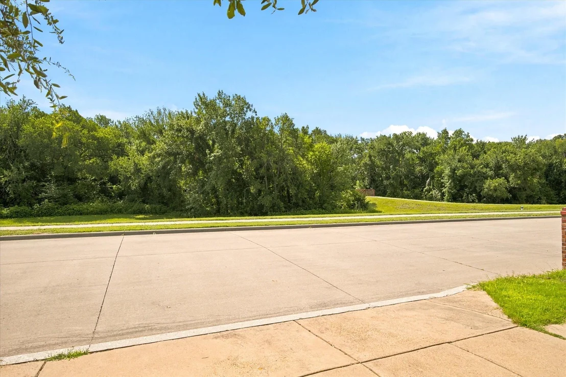 Photo of 716 Harrison Lane