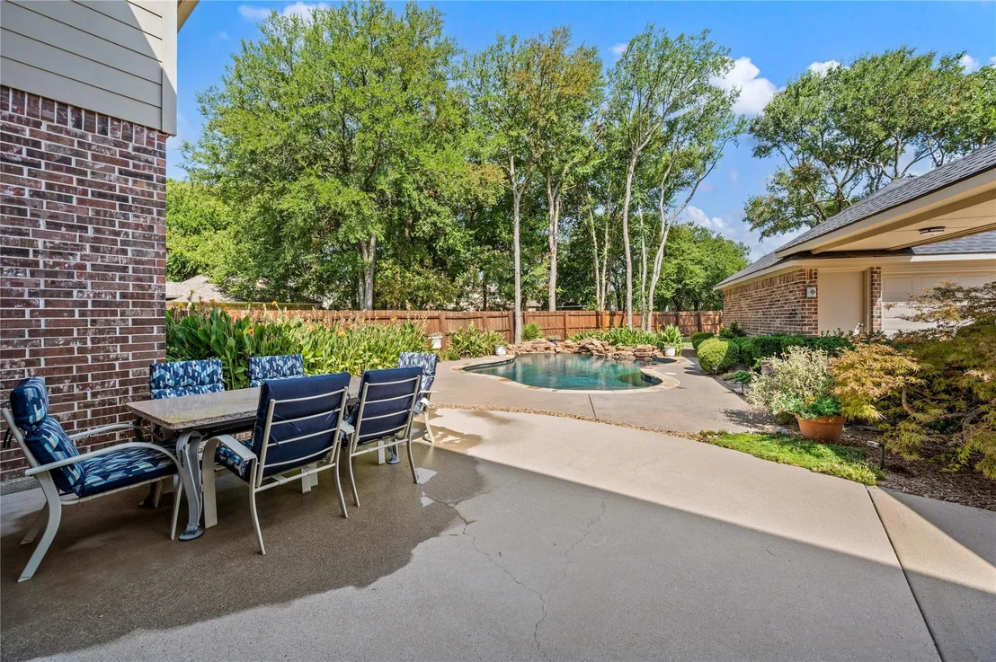 Photo of 1607 Forest Bend Lane