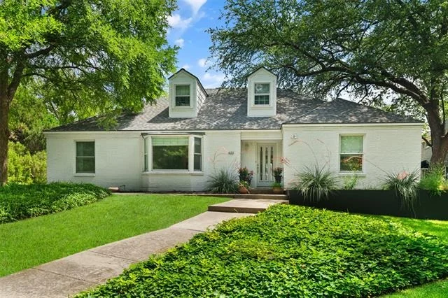 Photo of 622 N Brookside Drive