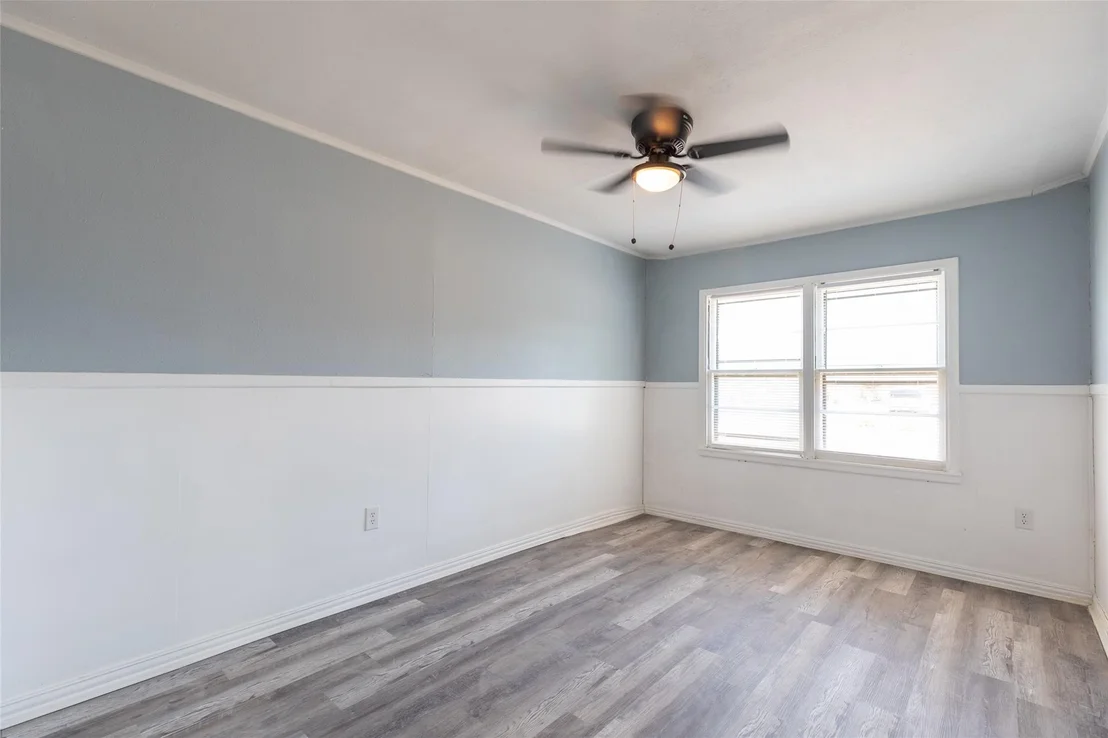 Photo of 2142 N Mockingbird Lane