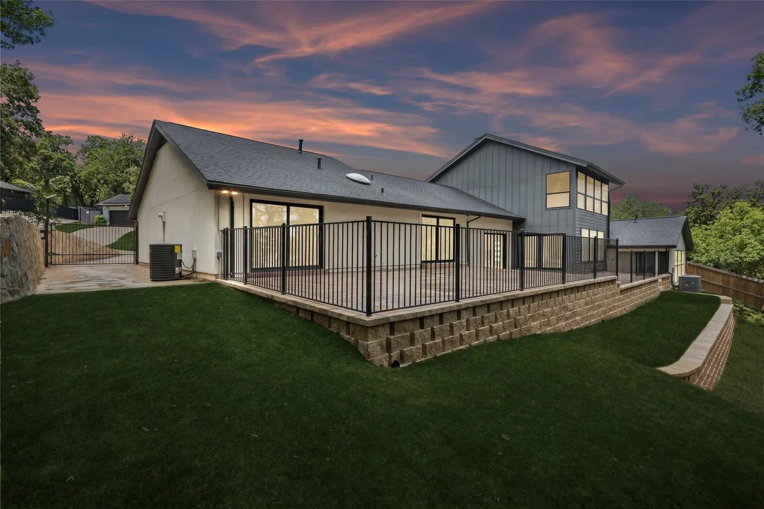 Photo of 2401 Chimney Hill Drive