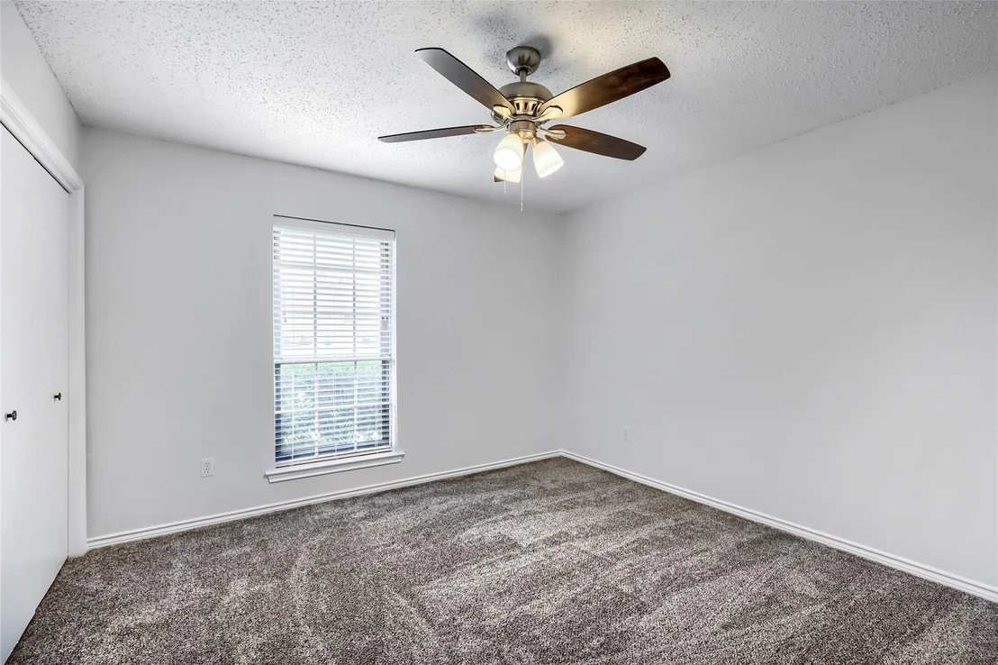 Photo of 814 Oakbluff Drive