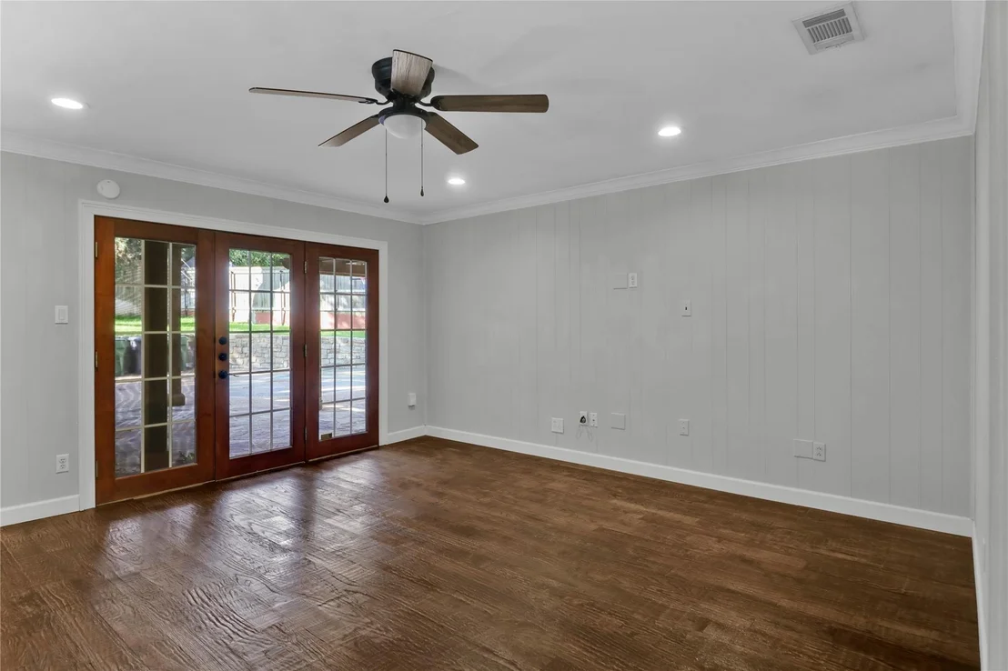 Photo of 2706 Oak Cliff Lane