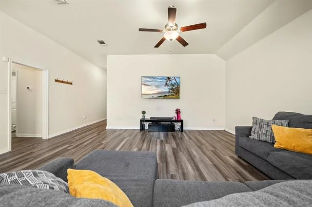 Photo of 846 Ross Road