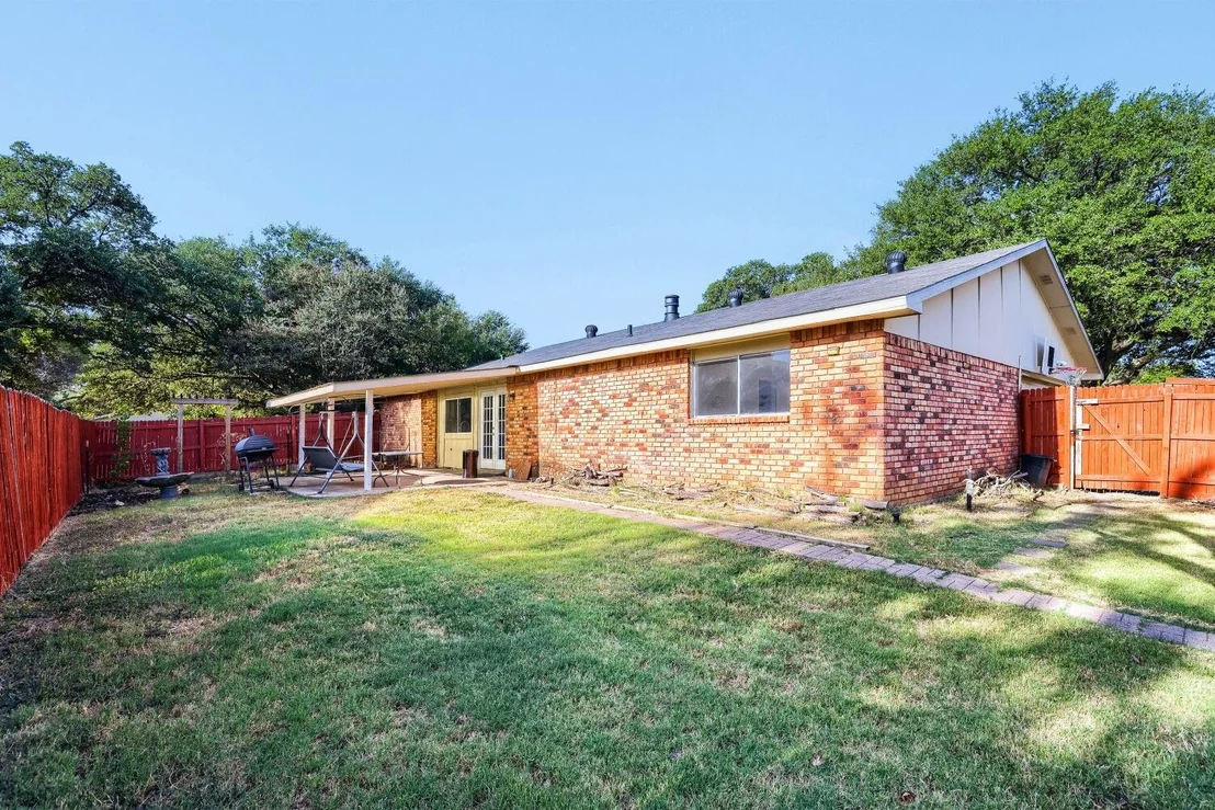 Photo of 1309 Whitehall Drive