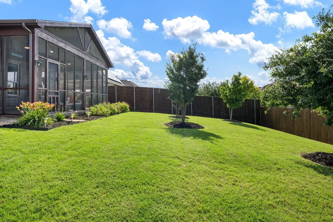 Photo of 560 Winnetka Drive