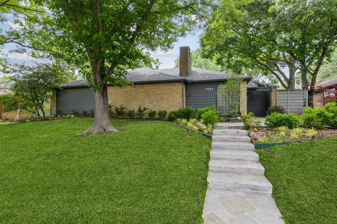 Photo of 7221 Pleasant View Drive