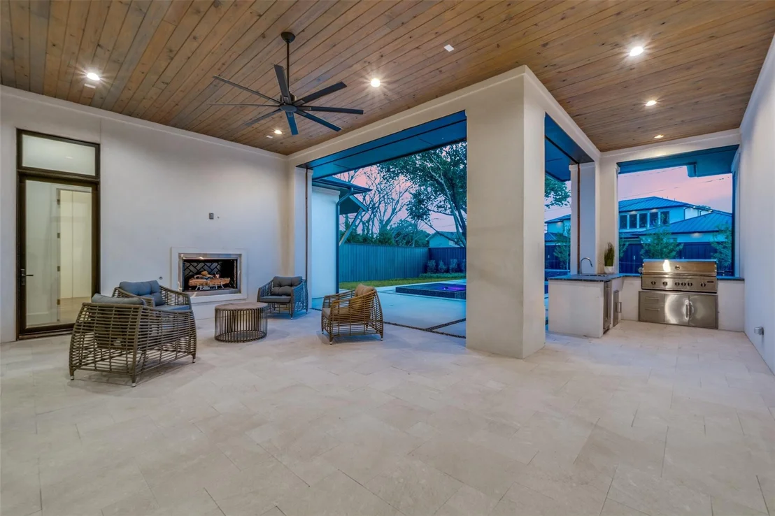 Photo of 6006 Meadow Crest