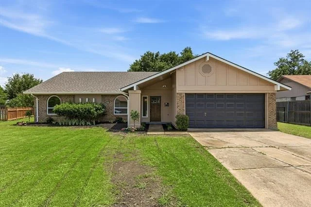 Photo of 2804 Elk Grove Road