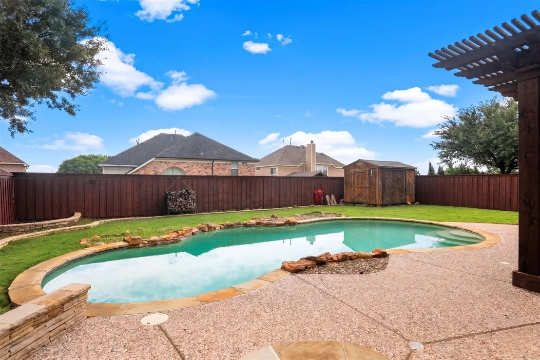 Photo of 830 Woodview Drive
