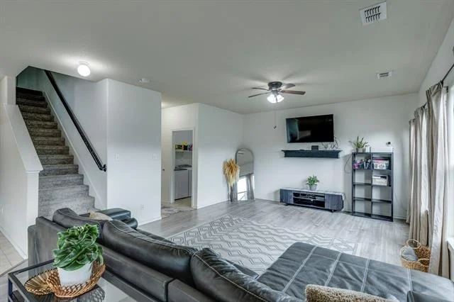 Photo of 616 Cameron Way