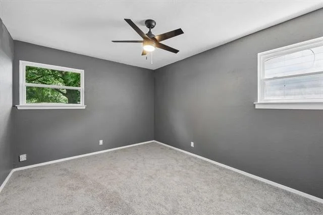 Photo of 232 NW Jayellen Avenue