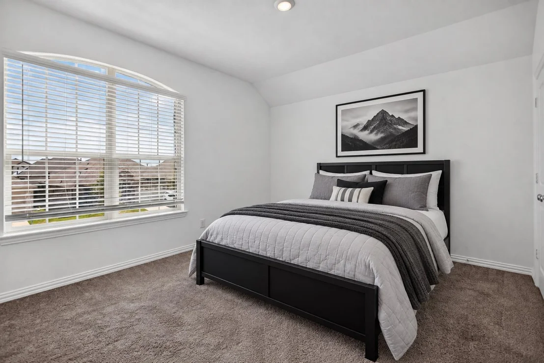 Photo of 729 Lombard Lane