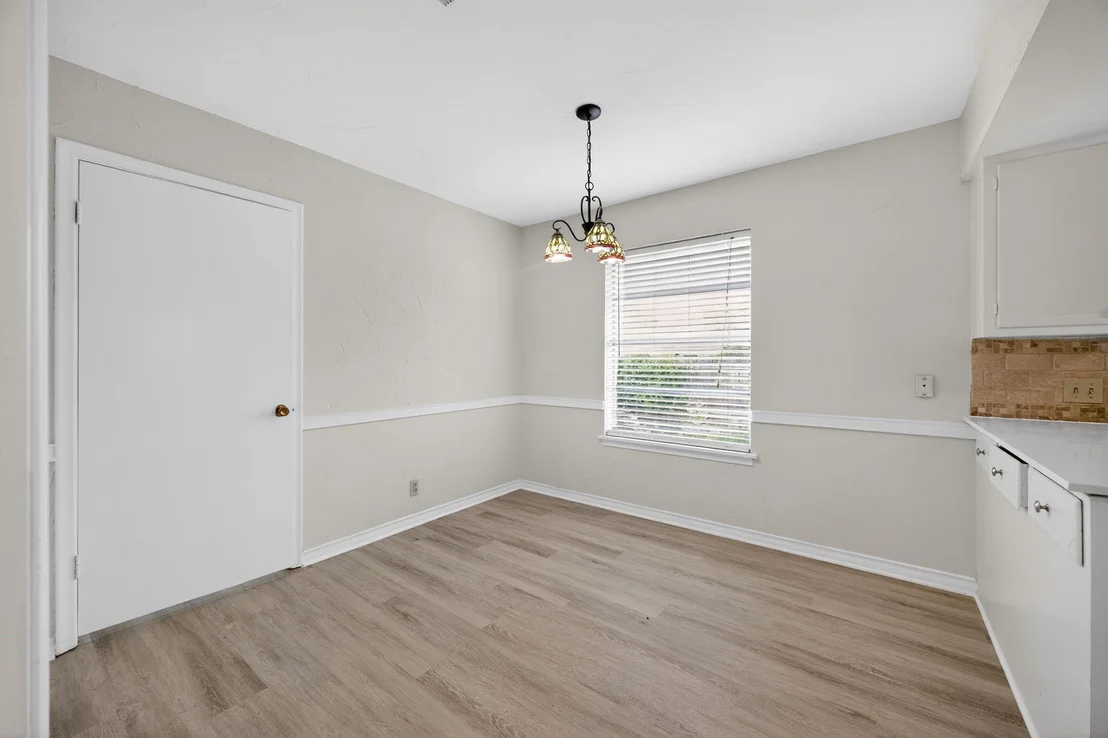 Photo of 1616 W Shields Drive