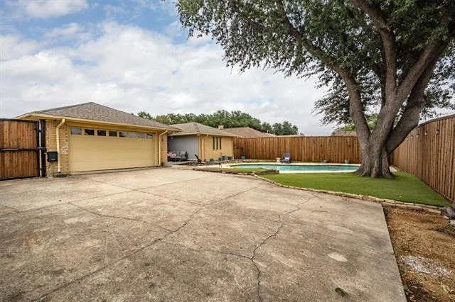 Photo of 2214 Valley Mill